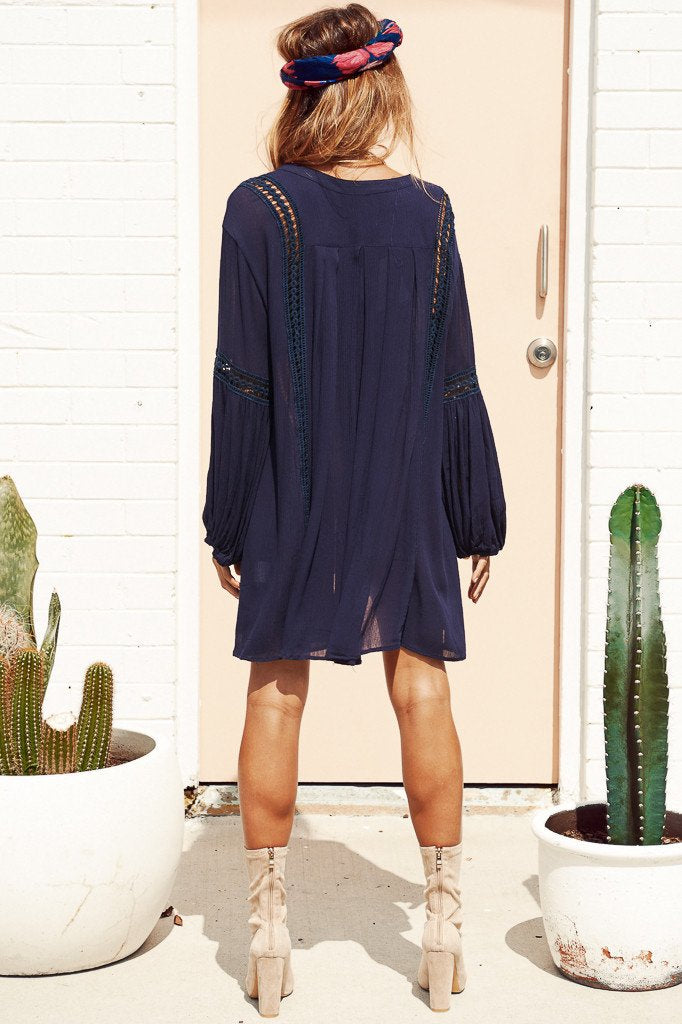 Einfaches Straßenkleid